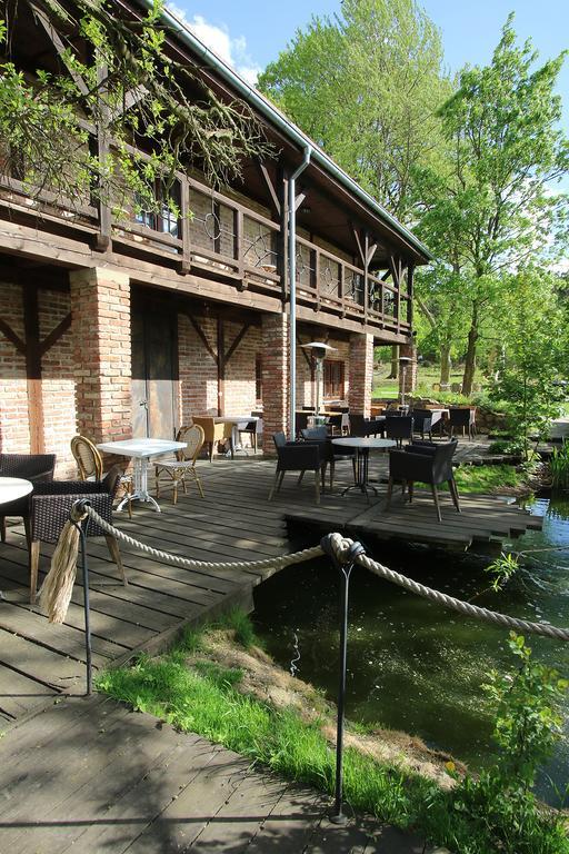 Areal Botanika Hotel Unhost ภายนอก รูปภาพ