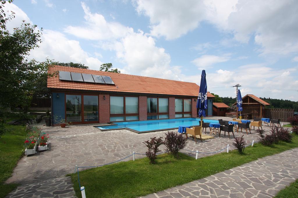 Areal Botanika Hotel Unhost ภายนอก รูปภาพ