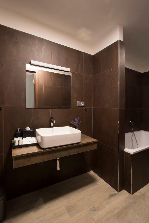 Areal Botanika Hotel Unhost ภายนอก รูปภาพ
