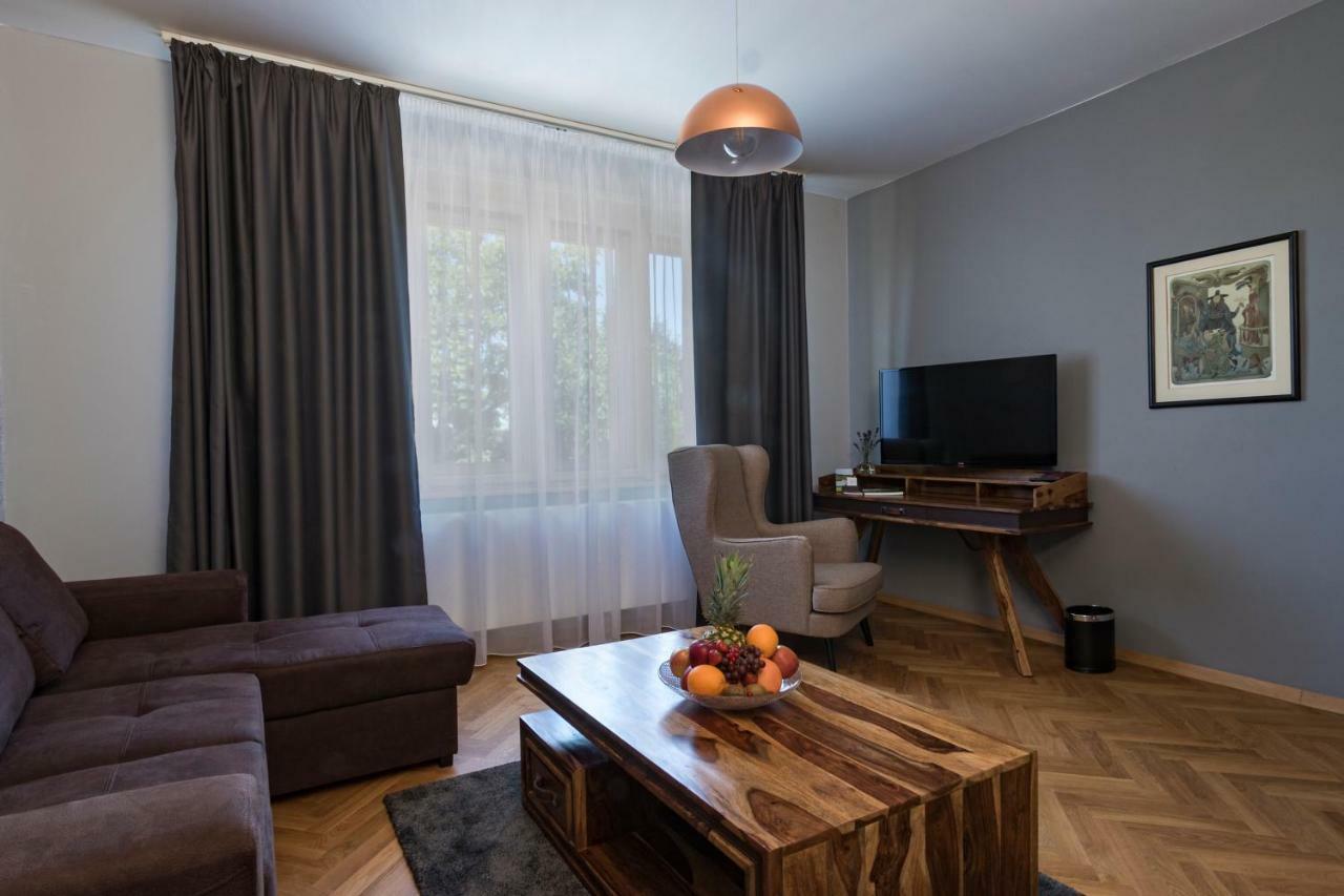 Areal Botanika Hotel Unhost ภายนอก รูปภาพ